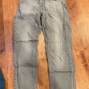 Women’s  Light Gray Casual Jeans - Comfortable Everyday Style